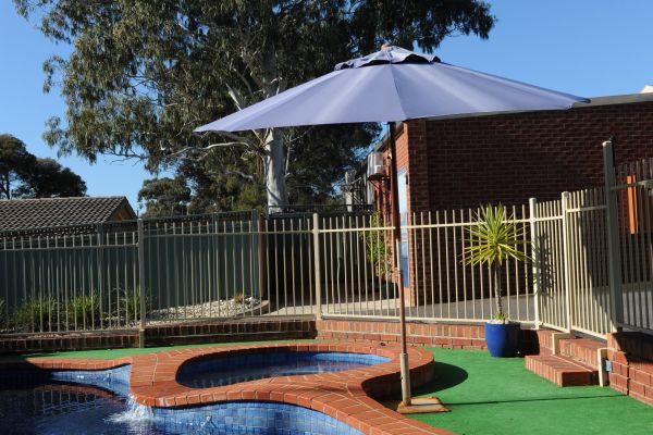 Golden Reef Motor Inn (Bendigo)